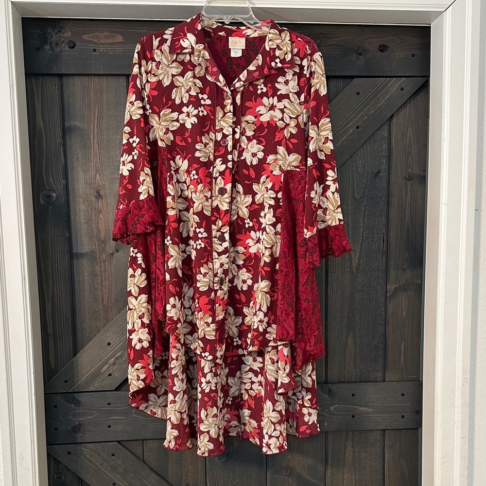 Red Floral High-Low Button Front Top with Lace Trim